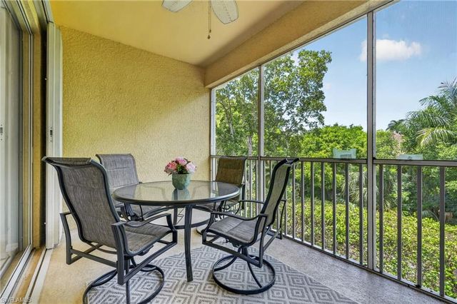 1285 Sweetwater CV 2106, Naples, FL 34110