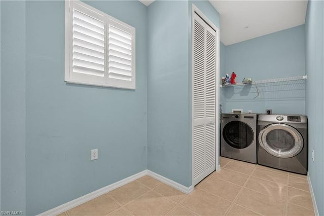 1285 Sweetwater CV 2106, Naples, FL 34110