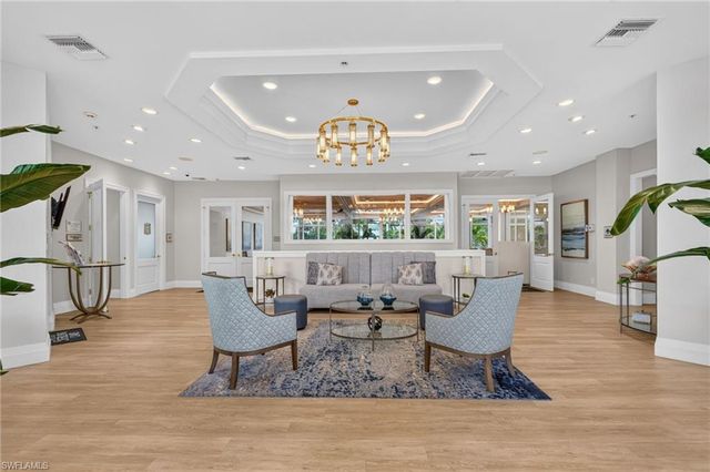 1285 Sweetwater CV 2106, Naples, FL 34110