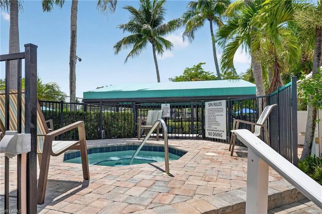 1285 Sweetwater CV 2106, Naples, FL 34110
