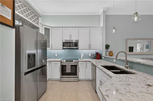 1285 Sweetwater CV 2106, Naples, FL 34110