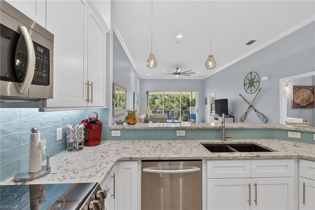 1285 Sweetwater CV 2106, Naples, FL 34110