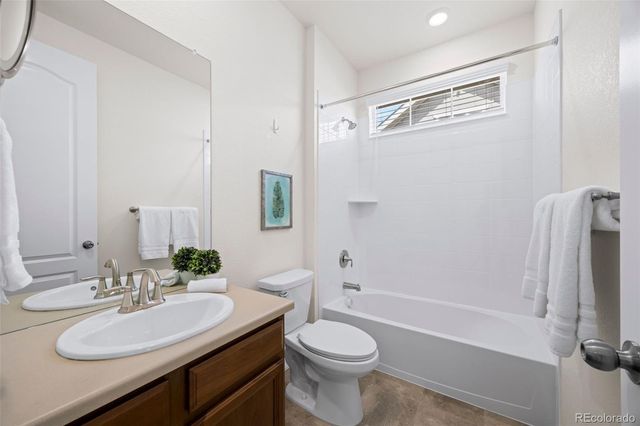 8157 S Jackson Gap Street, Aurora, CO 80016