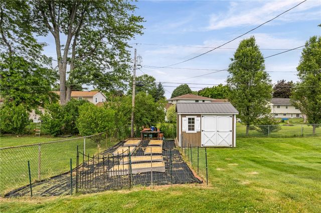 744 English Road, Greece, NY 14616
