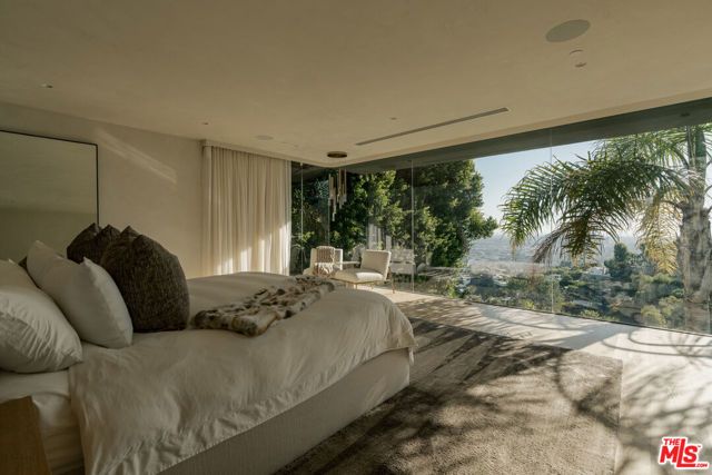 1778 Viewmont Drive, Los Angeles, CA 90069