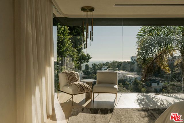 1778 Viewmont Drive, Los Angeles, CA 90069