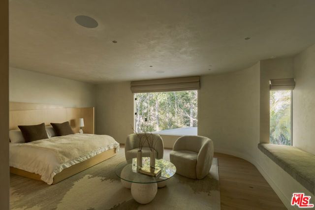 1778 Viewmont Drive, Los Angeles, CA 90069