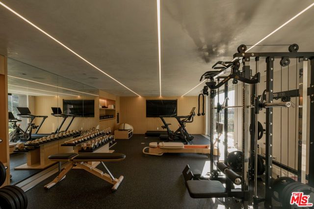 1778 Viewmont Drive, Los Angeles, CA 90069