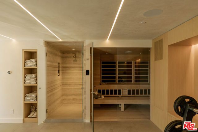 1778 Viewmont Drive, Los Angeles, CA 90069