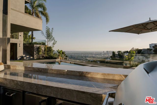1778 Viewmont Drive, Los Angeles, CA 90069
