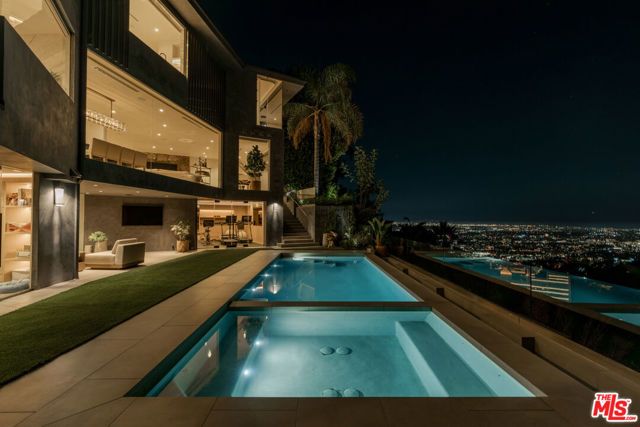 1778 Viewmont Drive, Los Angeles, CA 90069