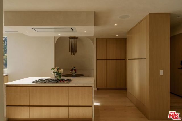 1778 Viewmont Drive, Los Angeles, CA 90069