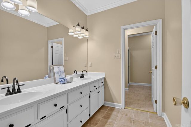 27 Calumet Road, Little Rock, AR 72223