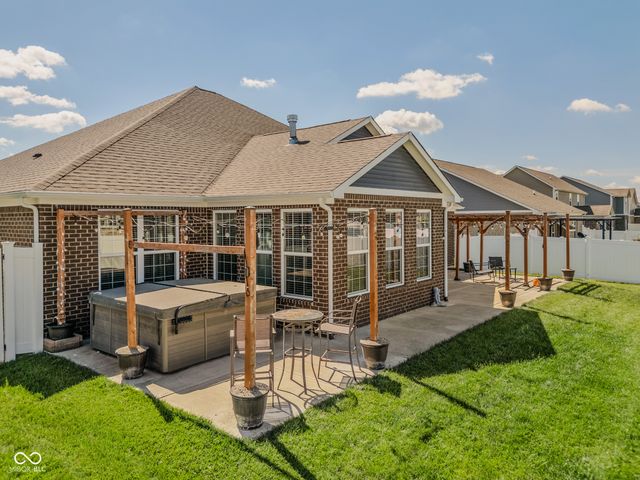 3254 S Ansley Drive, New Palestine, IN 46163