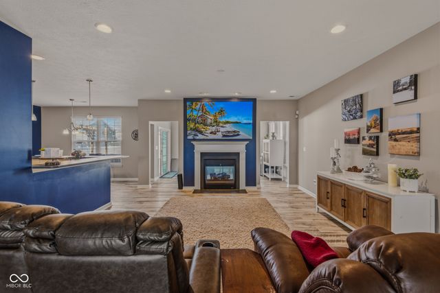 3254 S Ansley Drive, New Palestine, IN 46163