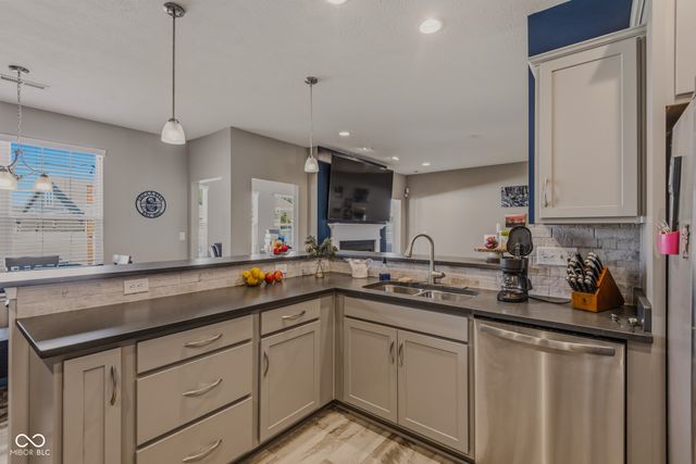 3254 S Ansley Drive, New Palestine, IN 46163