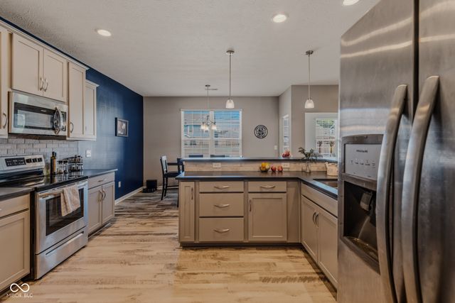 3254 S Ansley Drive, New Palestine, IN 46163