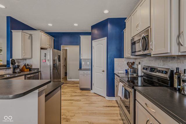 3254 S Ansley Drive, New Palestine, IN 46163