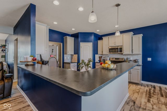 3254 S Ansley Drive, New Palestine, IN 46163