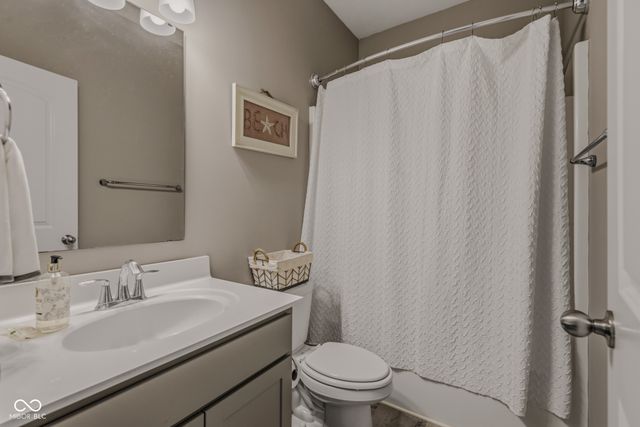 3254 S Ansley Drive, New Palestine, IN 46163