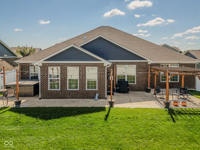 3254 S Ansley Drive, New Palestine, IN 46163