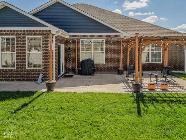 3254 S Ansley Drive, New Palestine, IN 46163