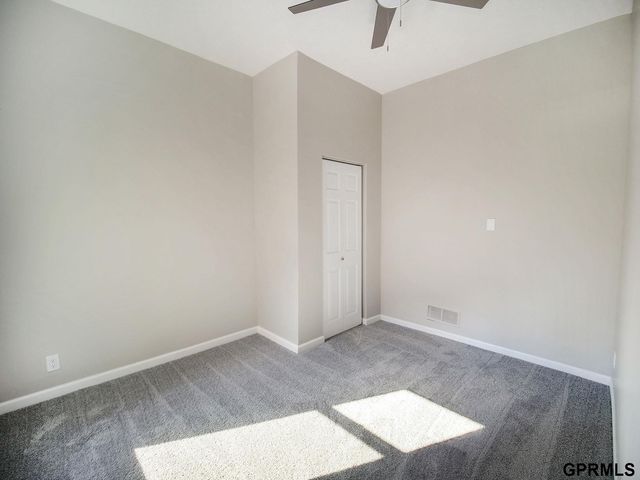 260 S 27 Street, Lincoln, NE 68510