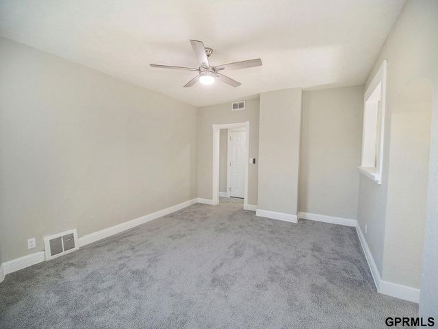 260 S 27 Street, Lincoln, NE 68510