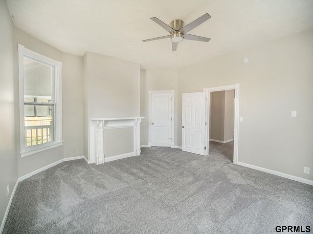 260 S 27 Street, Lincoln, NE 68510