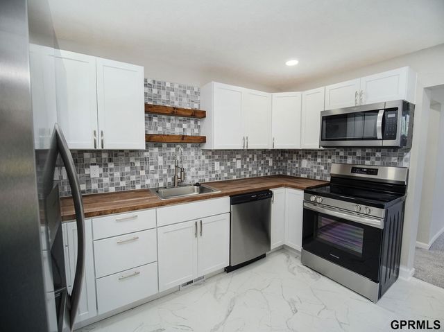 260 S 27 Street, Lincoln, NE 68510