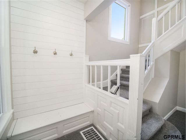 260 S 27 Street, Lincoln, NE 68510