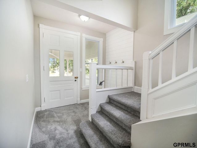 260 S 27 Street, Lincoln, NE 68510