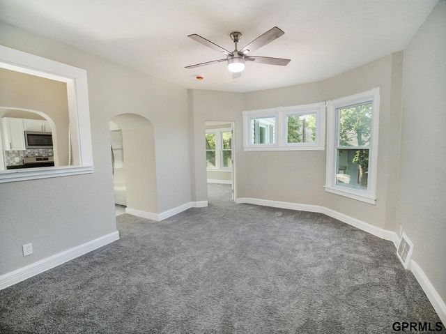 260 S 27 Street, Lincoln, NE 68510