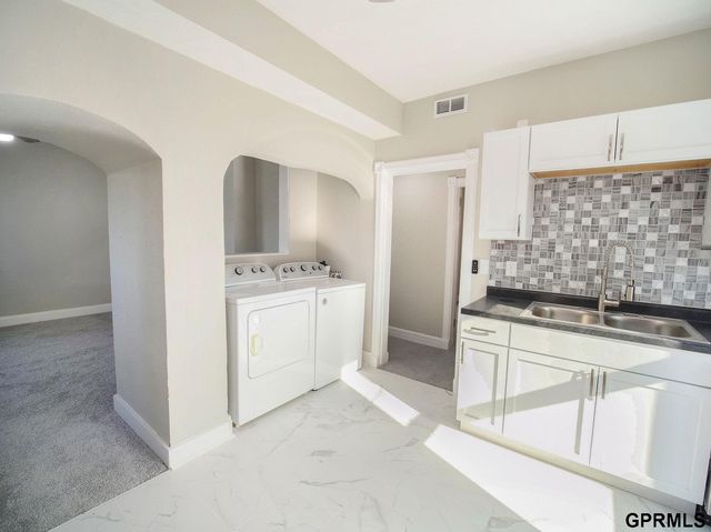 260 S 27 Street, Lincoln, NE 68510