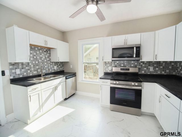 260 S 27 Street, Lincoln, NE 68510