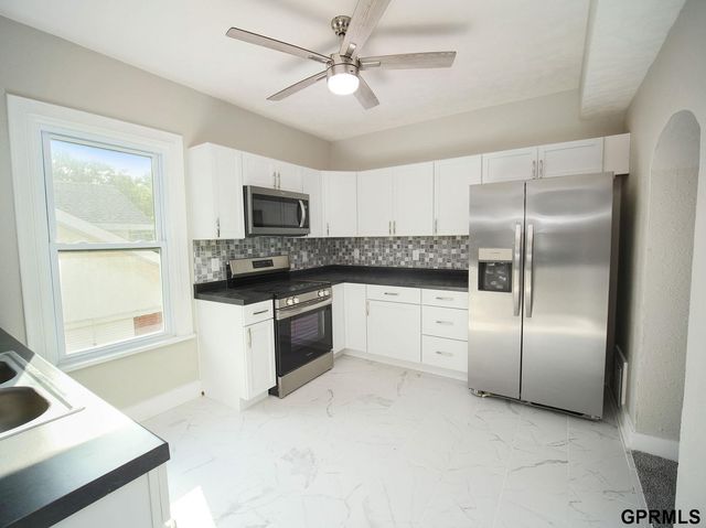 260 S 27 Street, Lincoln, NE 68510