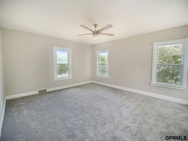 260 S 27 Street, Lincoln, NE 68510