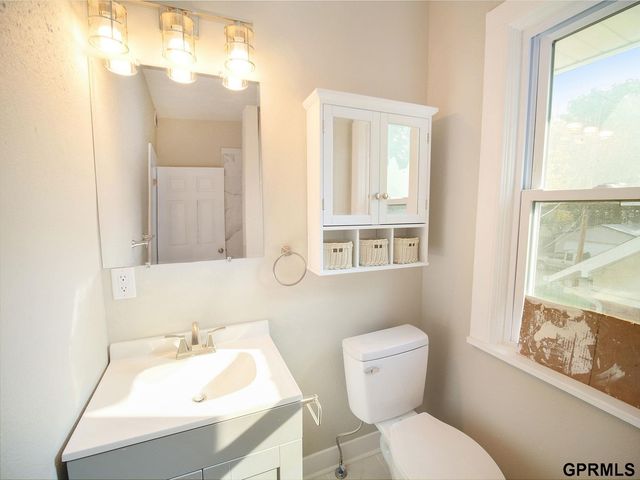 260 S 27 Street, Lincoln, NE 68510