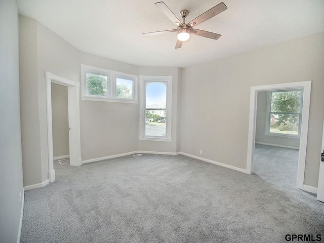 260 S 27 Street, Lincoln, NE 68510