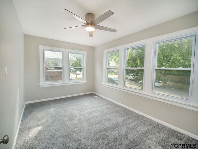 260 S 27 Street, Lincoln, NE 68510