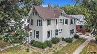 260 S 27 Street, Lincoln, NE 68510