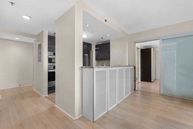 8 Museum Way 1201, Cambridge, MA 02141