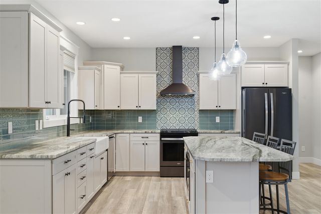 6273 Texas Drive, Kalamazoo, MI 49009