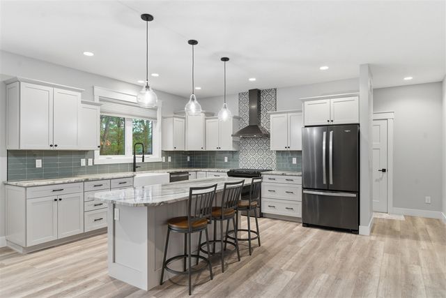 6273 Texas Drive, Kalamazoo, MI 49009