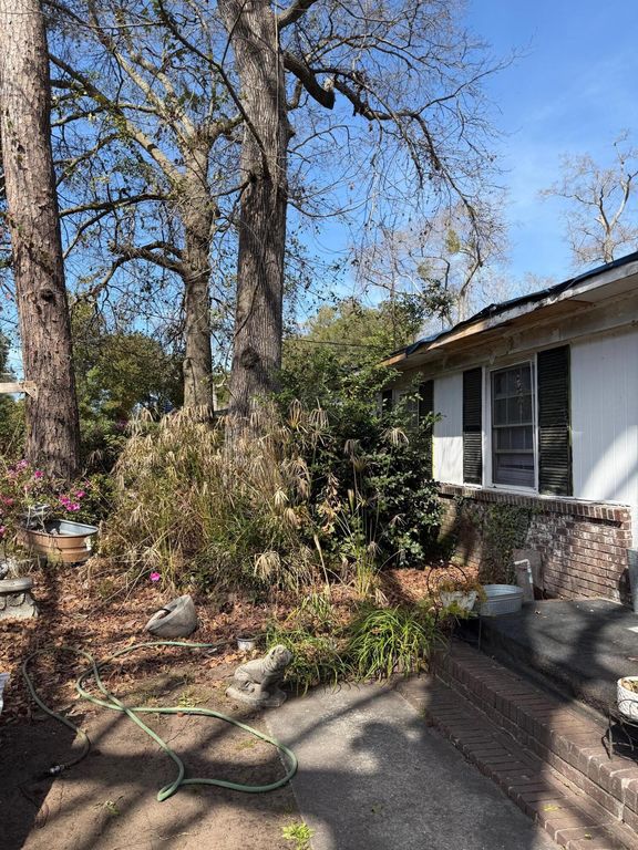 Image 3 of property listing at 1166 N Shadow, Mount Pleasant, SC 29464