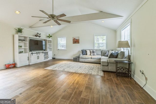 284 Landing Drive, Kingsland, GA 31548