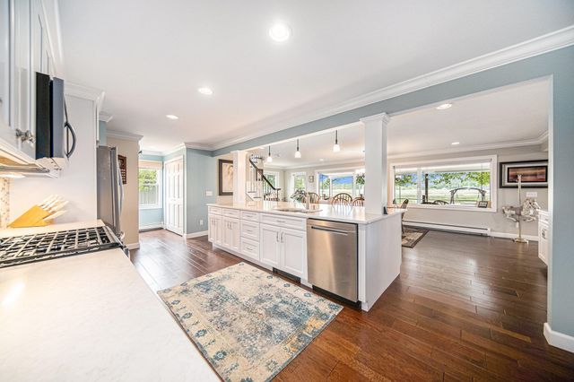 329 Pamela Circle, Brooklyn, MI 49230