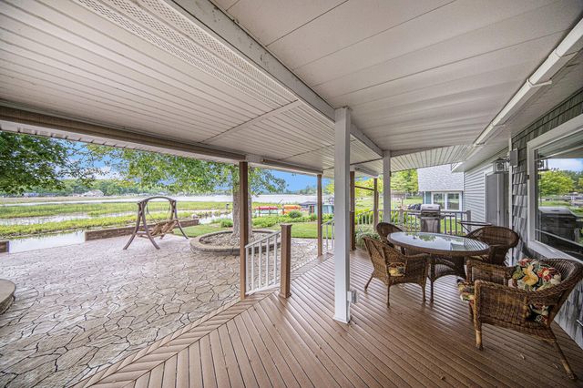 329 Pamela Circle, Brooklyn, MI 49230