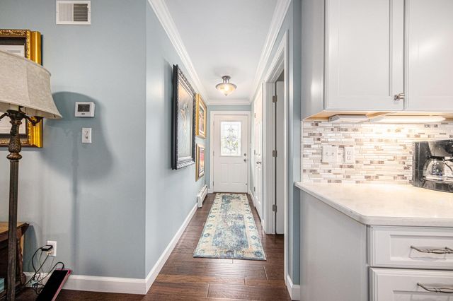329 Pamela Circle, Brooklyn, MI 49230