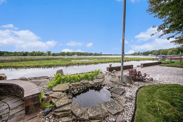 329 Pamela Circle, Brooklyn, MI 49230